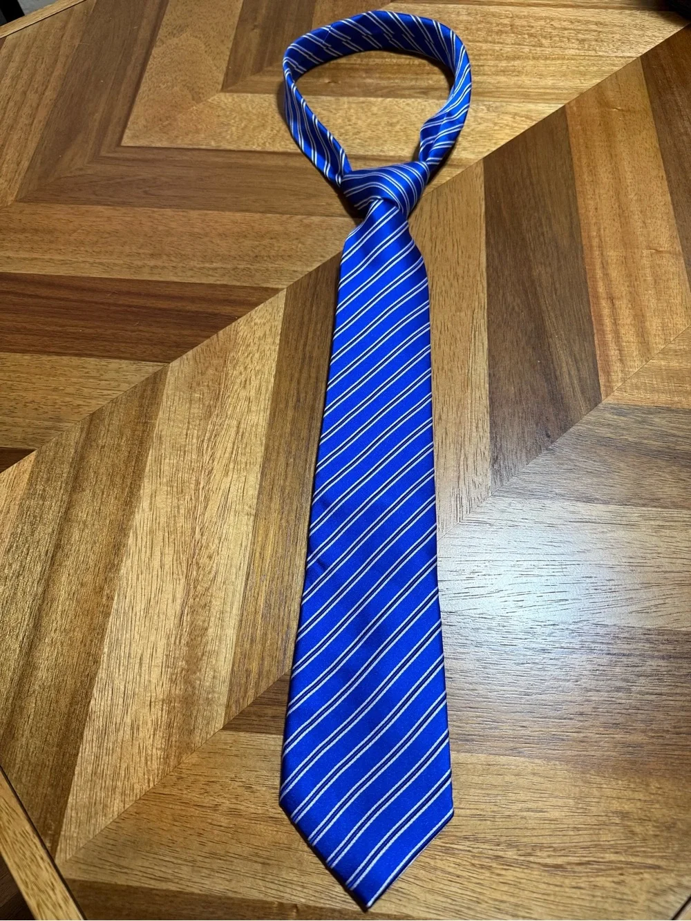 Donald J. Trump Signature Collection Silk Tie Mens Classic Blue Striped Gold Bar